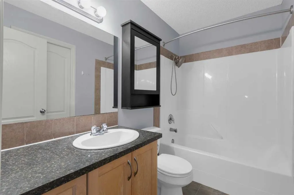 211 Strathaven Mews