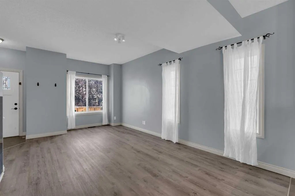 211 Strathaven Mews
