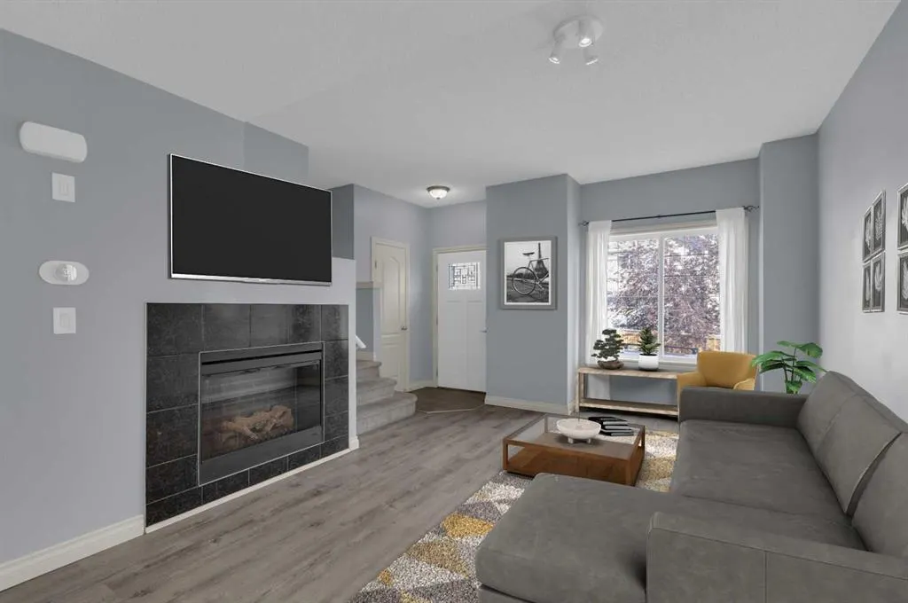 211 Strathaven Mews