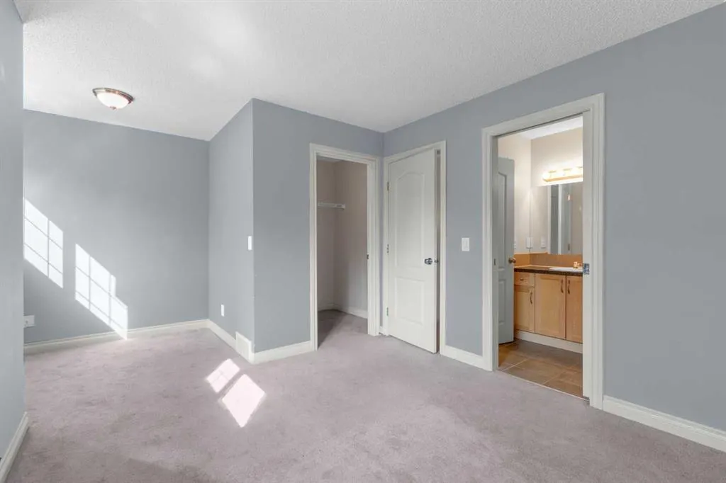 211 Strathaven Mews