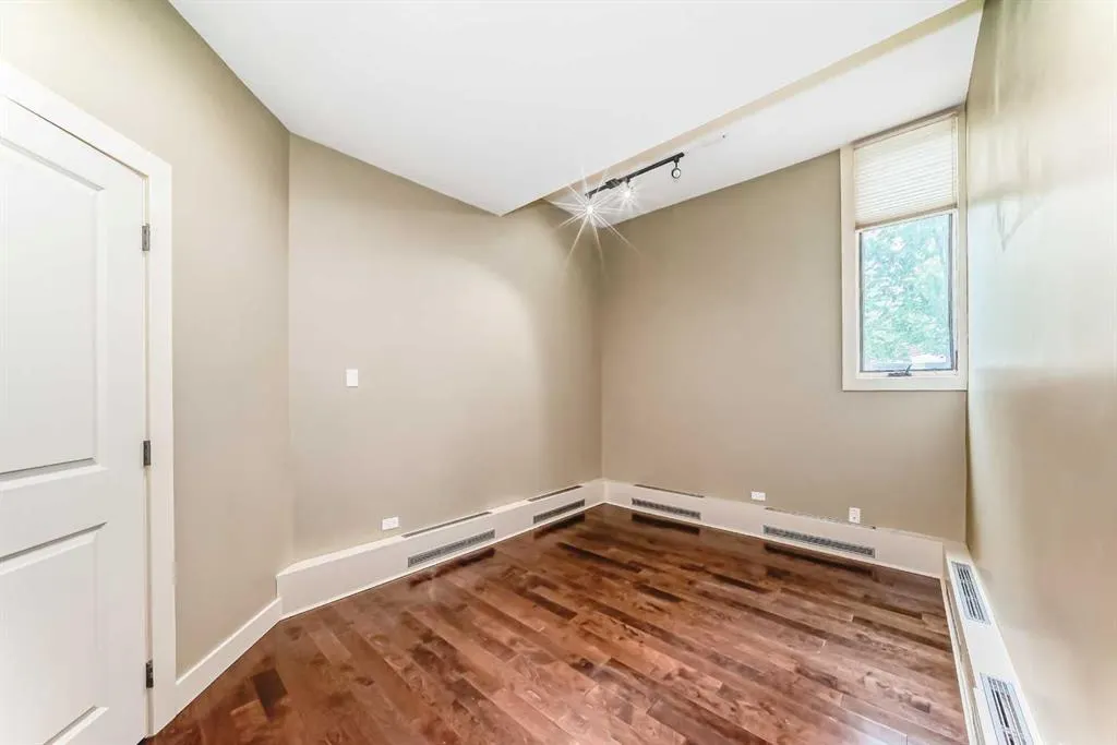 323 13 Avenue SW, #101