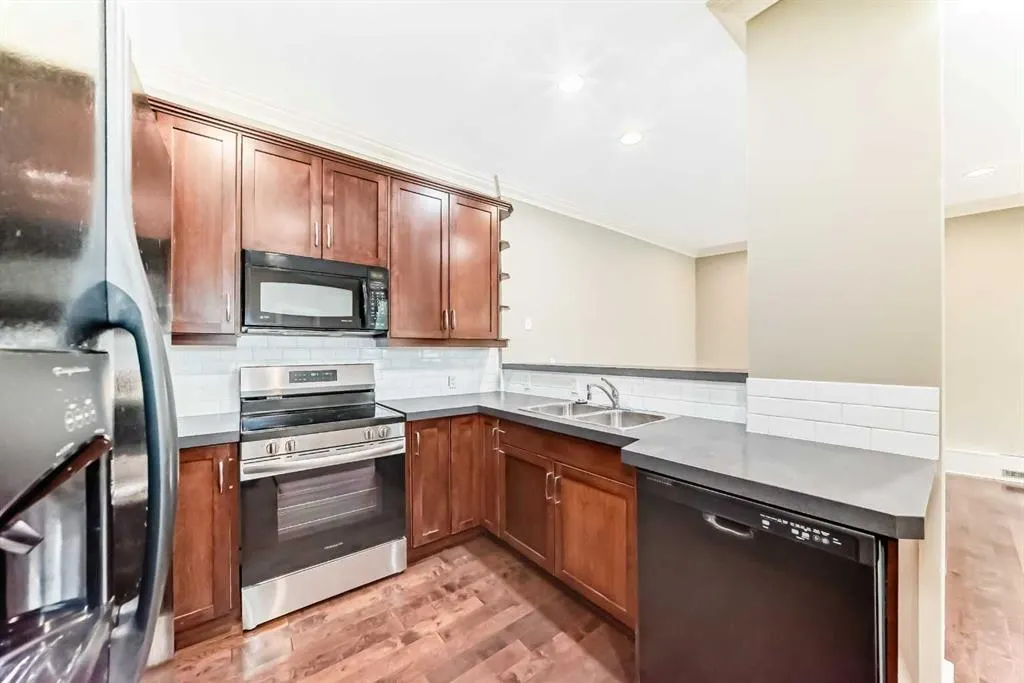 323 13 Avenue SW, #101