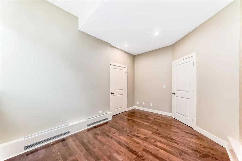 323 13 Avenue SW, #101