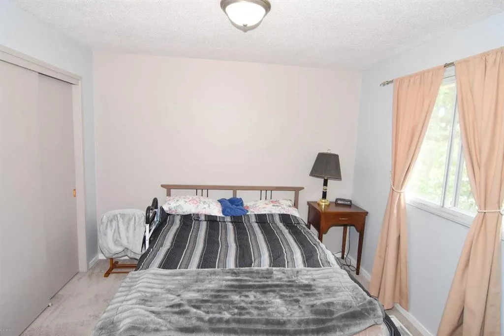 1356 Southdale Crescent SW