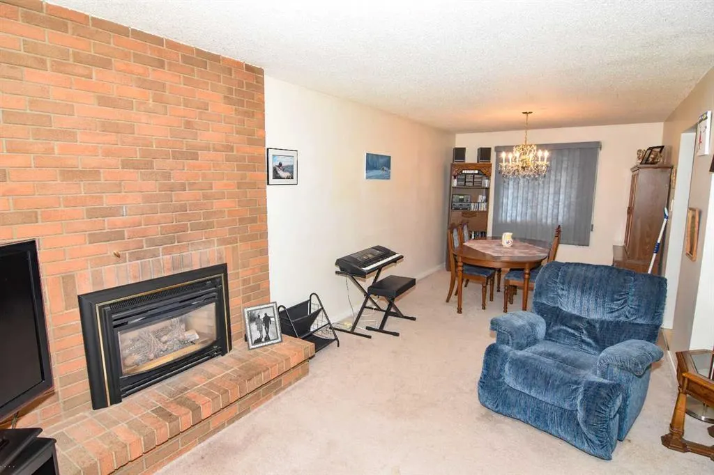 1356 Southdale Crescent SW