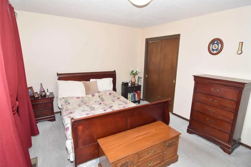 1356 Southdale Crescent SW