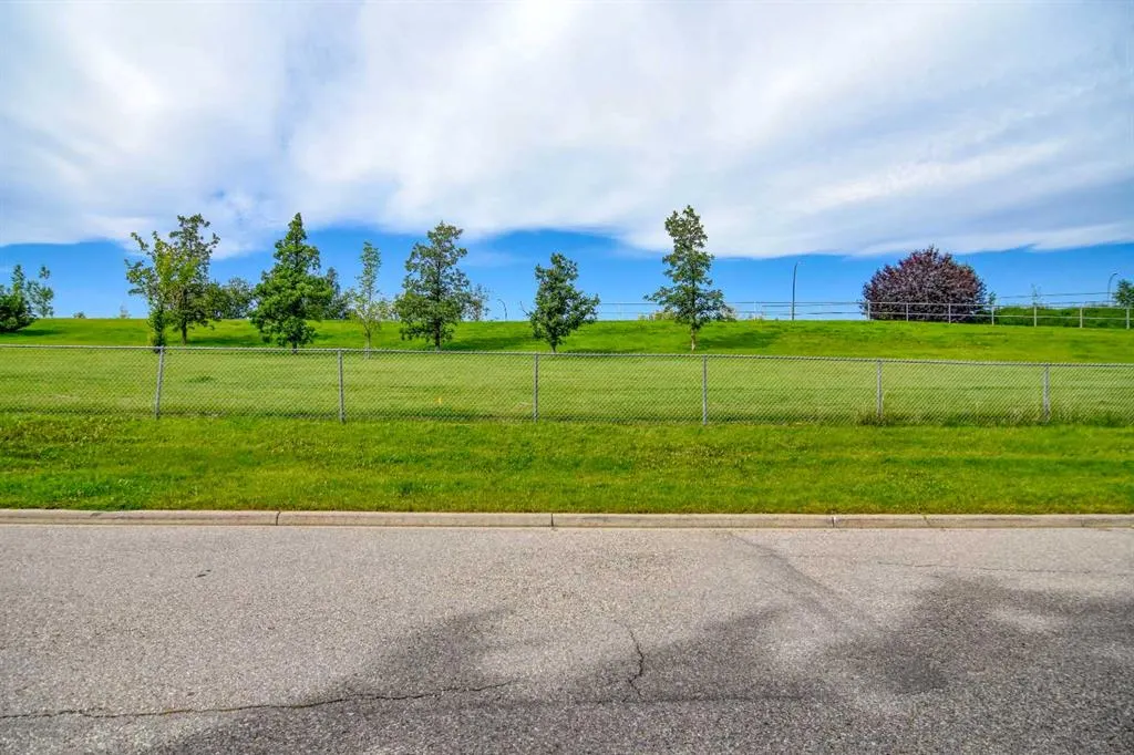 1356 Southdale Crescent SW