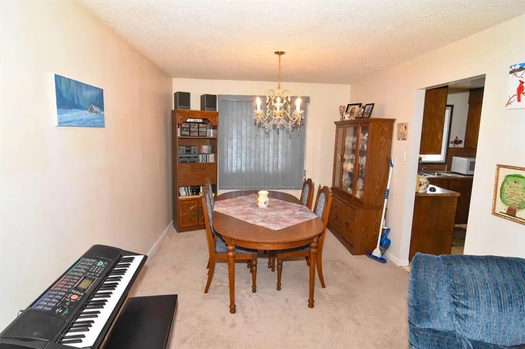 1356 Southdale Crescent SW