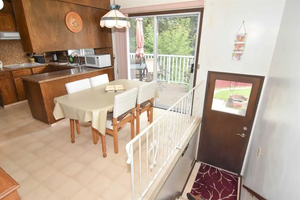 1356 Southdale Crescent SW