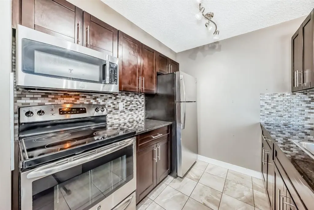 15 Saddlestone Way NE, #302