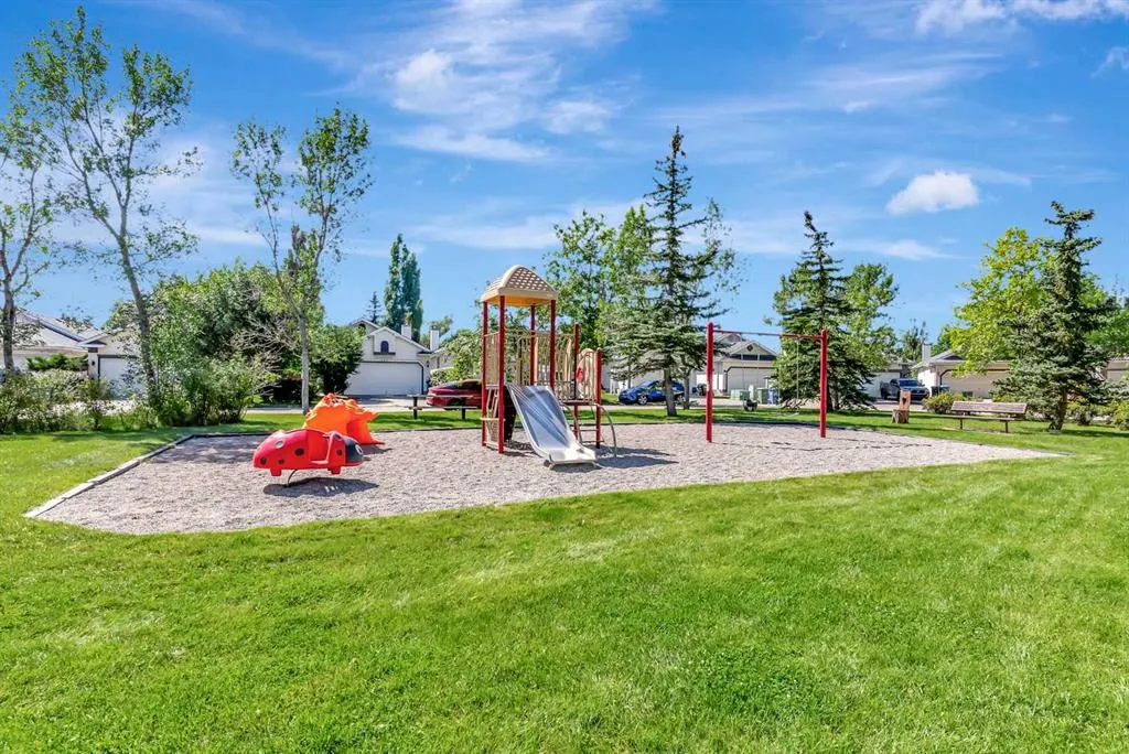 155 Douglas Glen Close SE