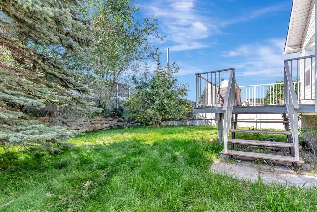 155 Douglas Glen Close SE