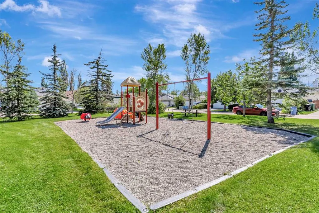 155 Douglas Glen Close SE