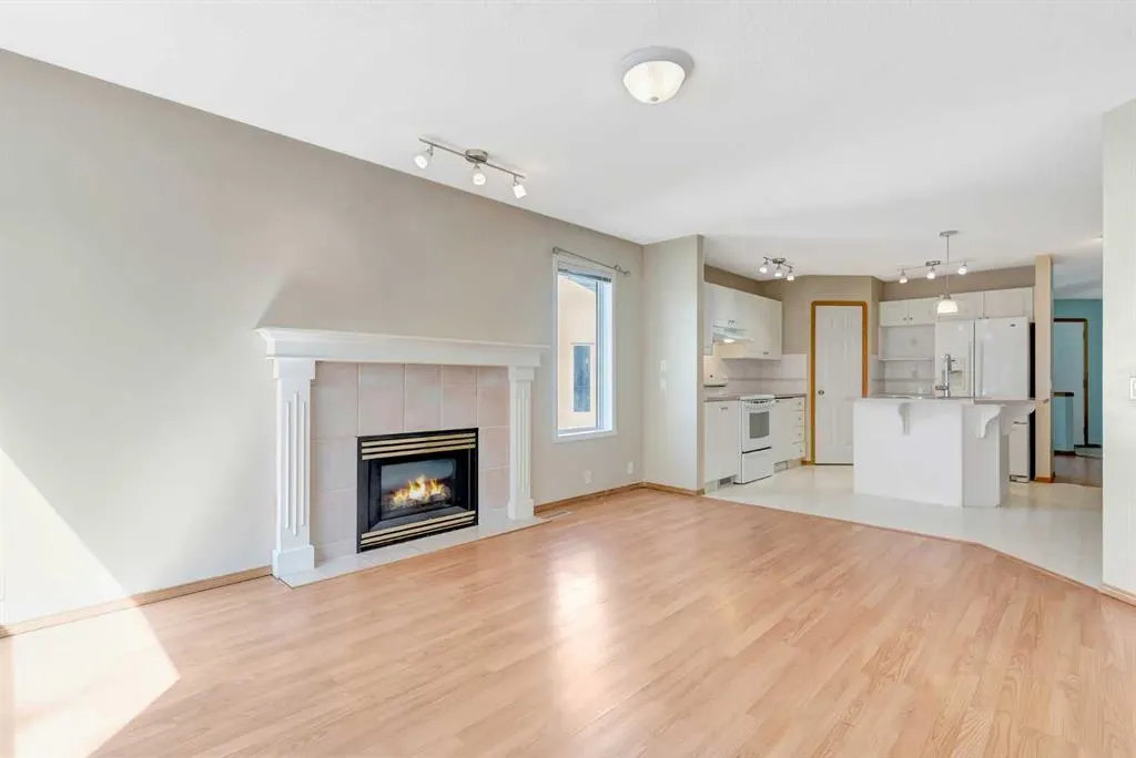 155 Douglas Glen Close SE