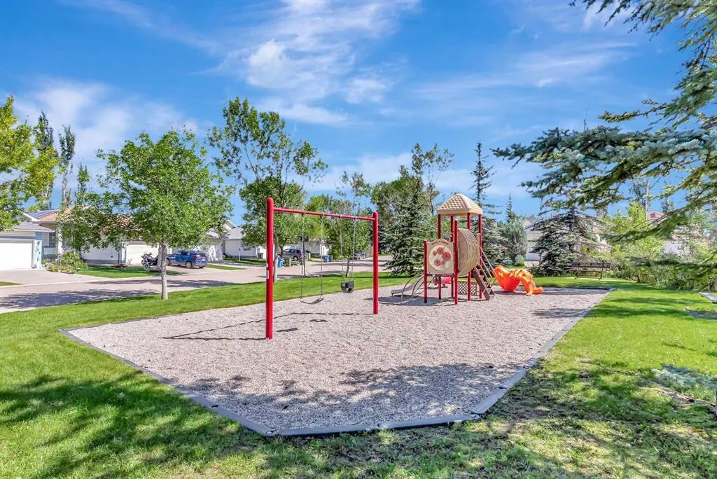 155 Douglas Glen Close SE