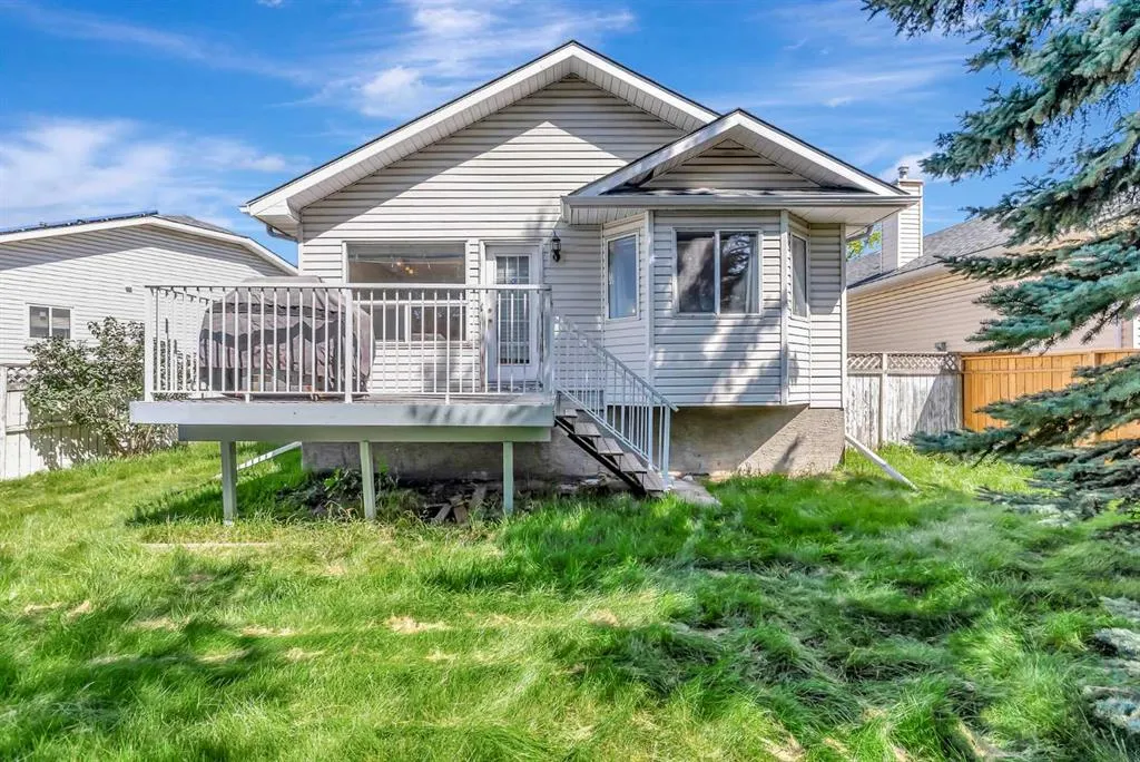 155 Douglas Glen Close SE