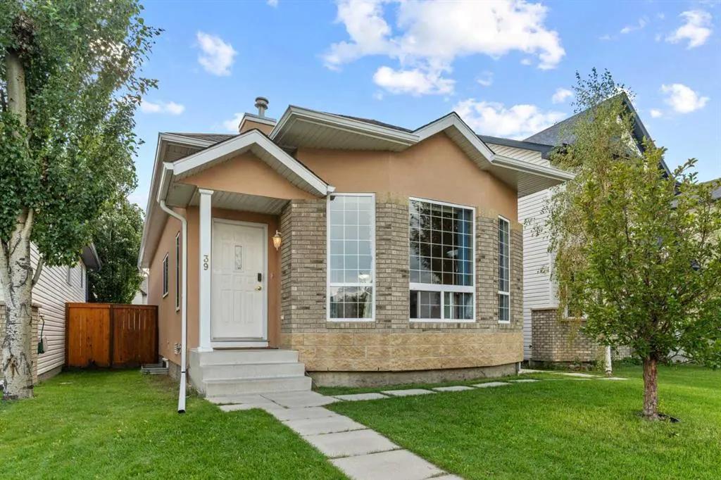39 Saddlemont Close NE
