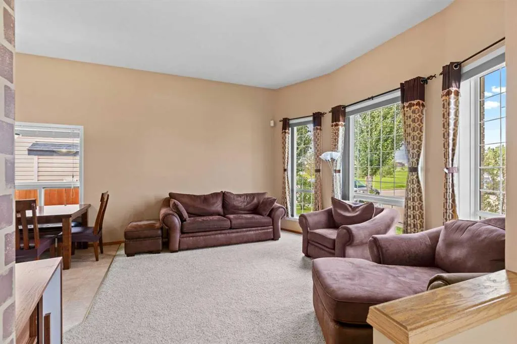 39 Saddlemont Close NE