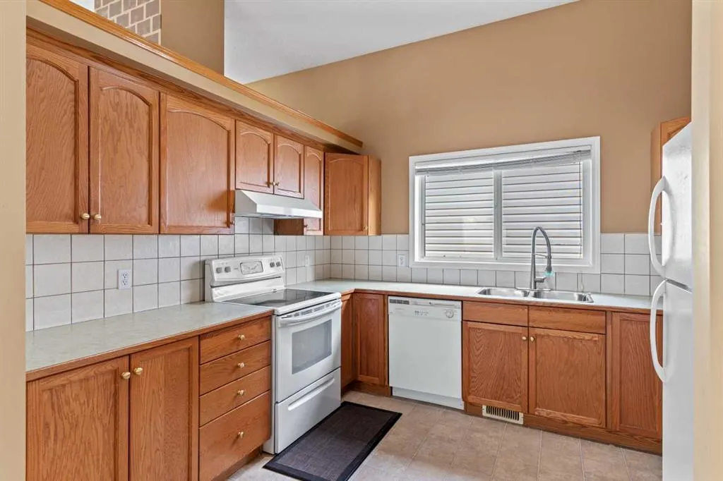 39 Saddlemont Close NE