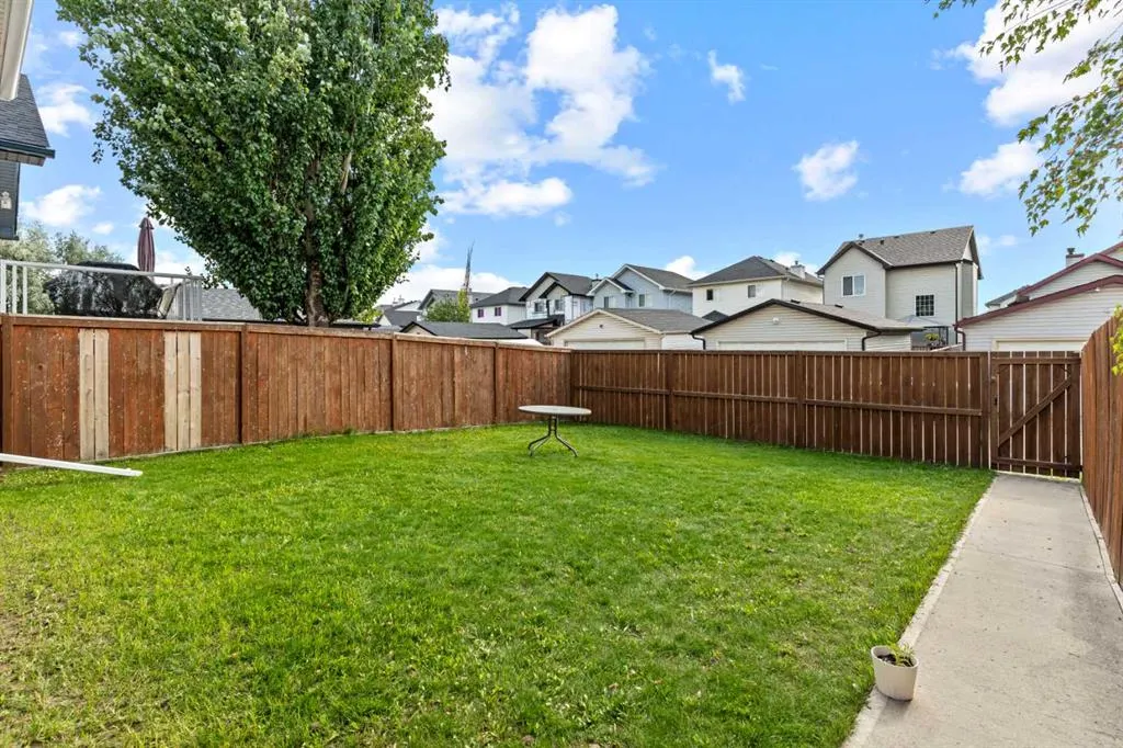 39 Saddlemont Close NE