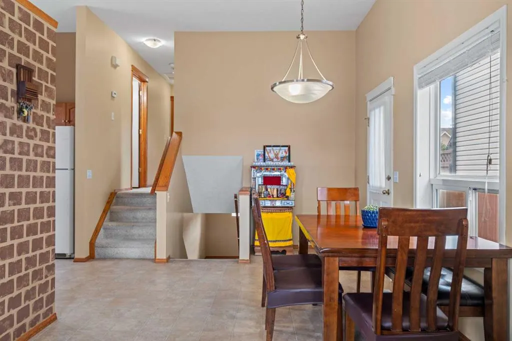 39 Saddlemont Close NE