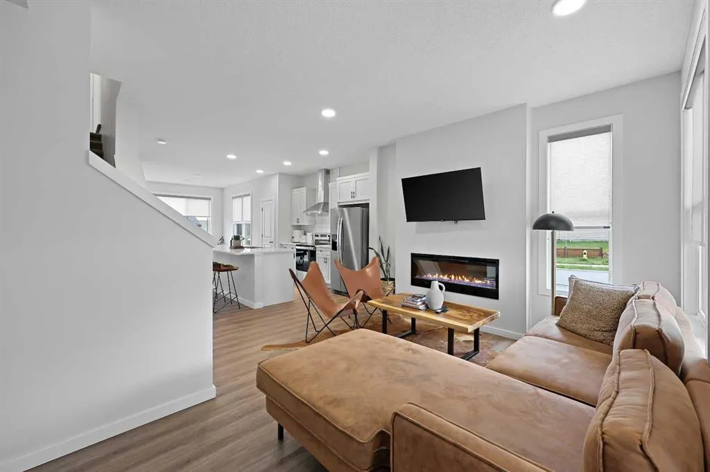 543 Livingston Way NE