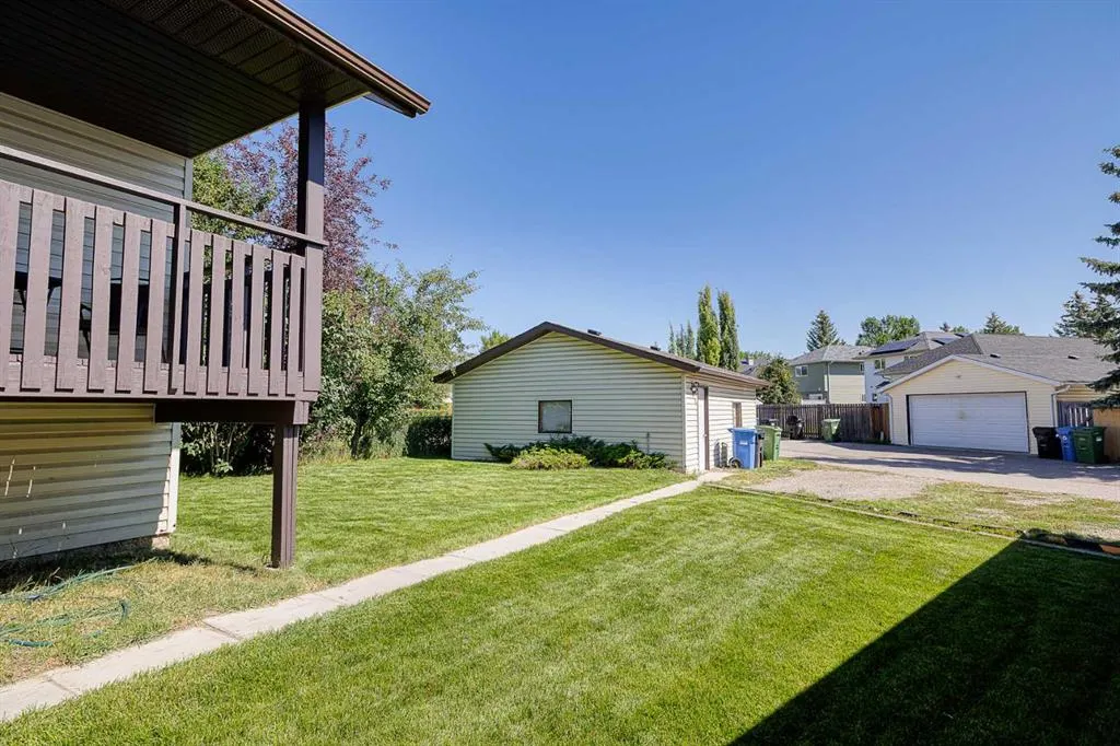 347 Coverdale Court NE