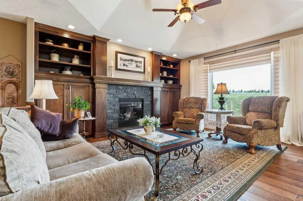 156 Tuscany Ravine Heights NW