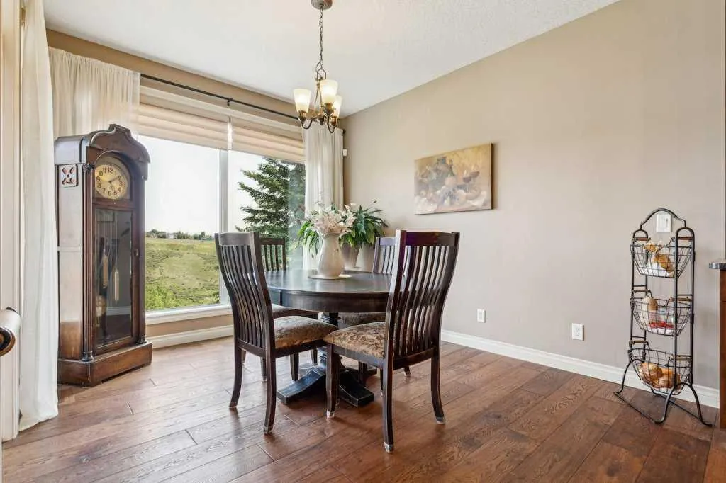 156 Tuscany Ravine Heights NW