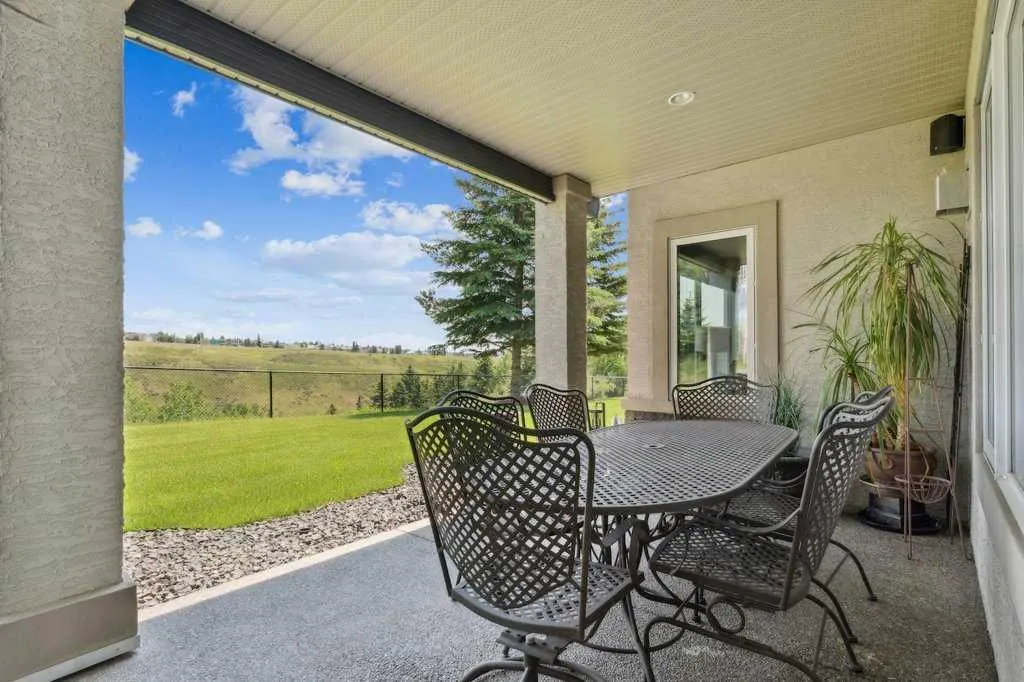 156 Tuscany Ravine Heights NW