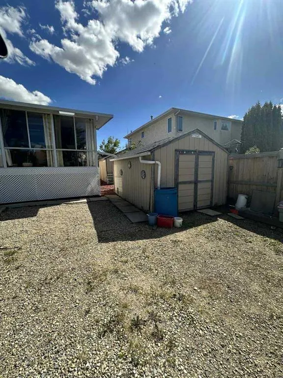 22 Ansett Crescent
