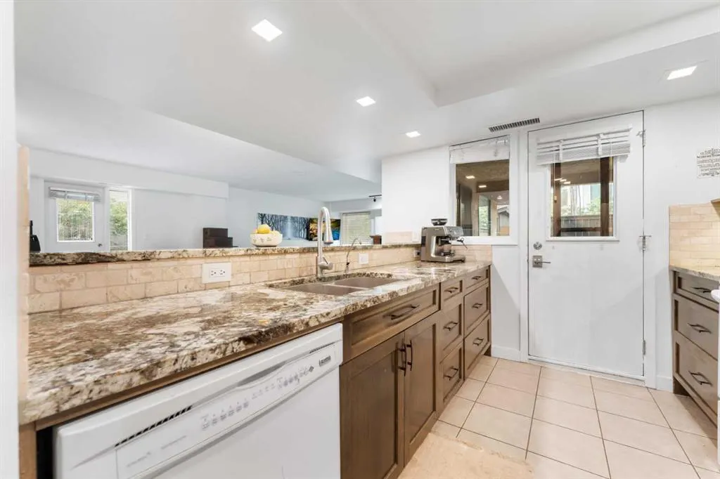 808 4 Avenue NW, #100