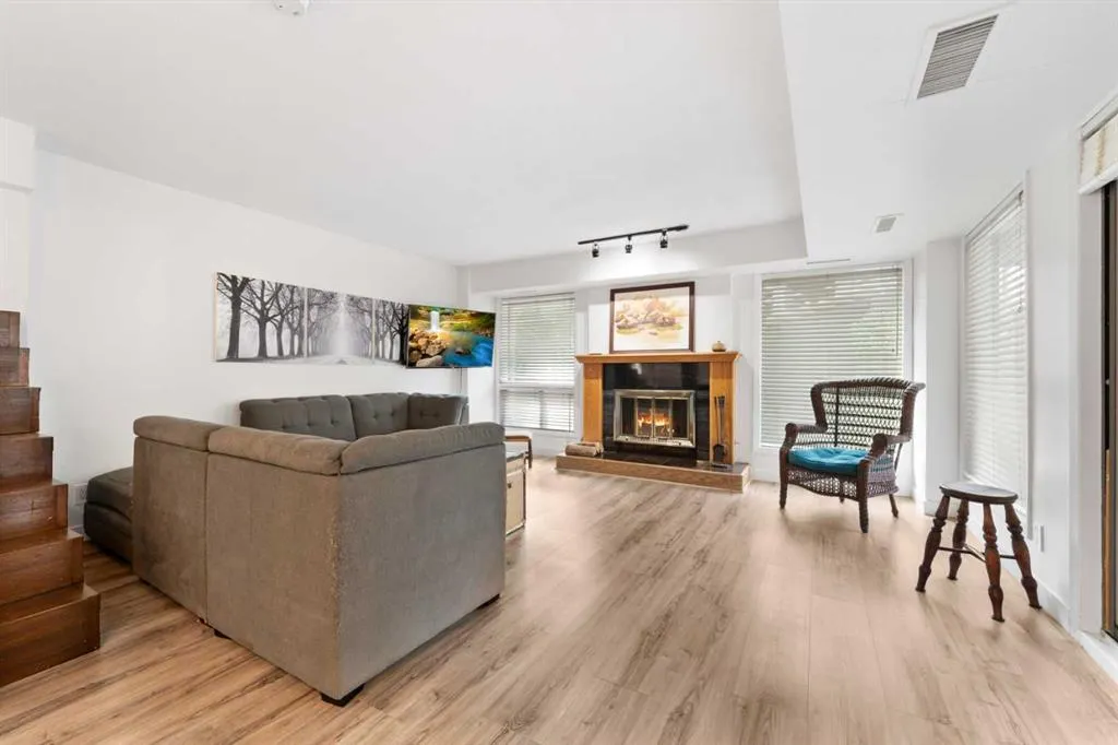 808 4 Avenue NW, #100