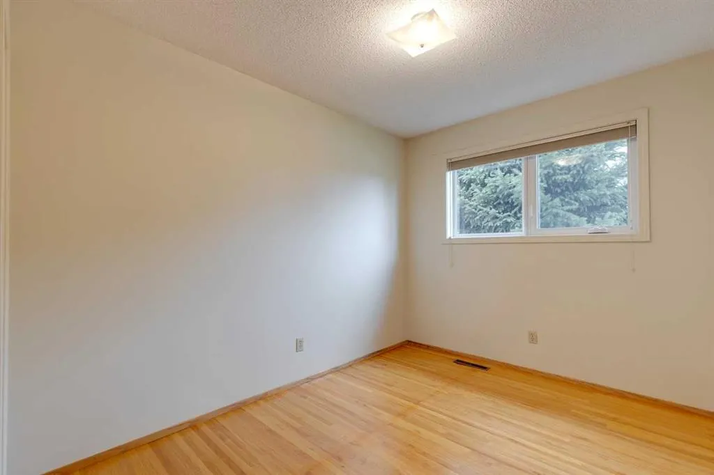 27 Pensacola Close SE