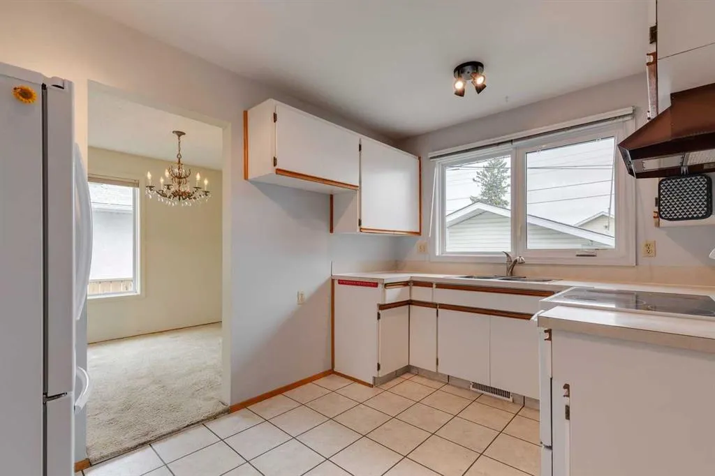 27 Pensacola Close SE