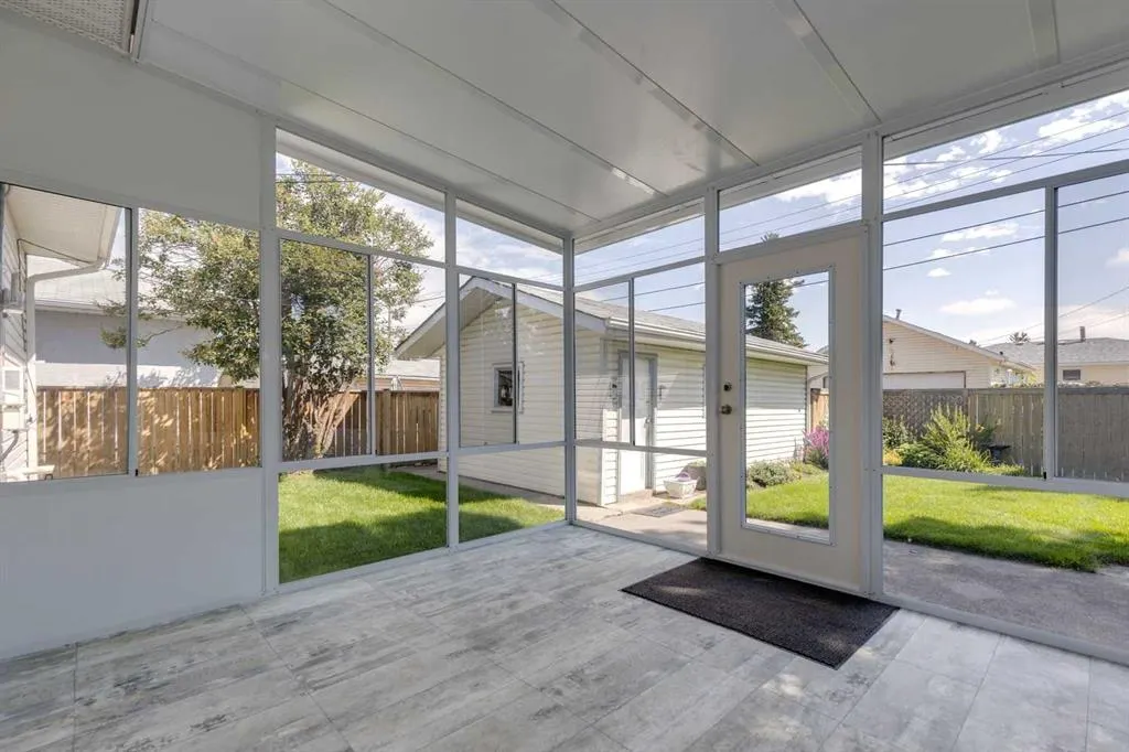 27 Pensacola Close SE