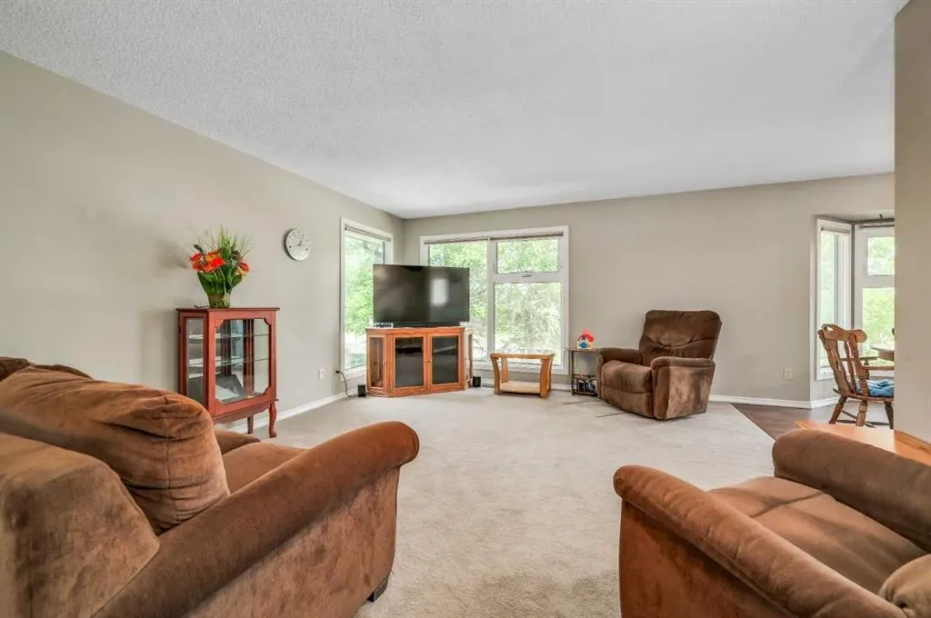 111 Macewan Drive NW