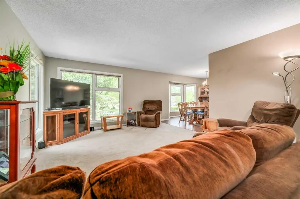 111 Macewan Drive NW