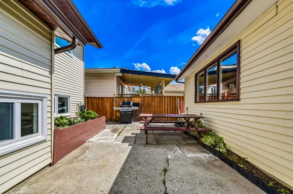 111 Macewan Drive NW