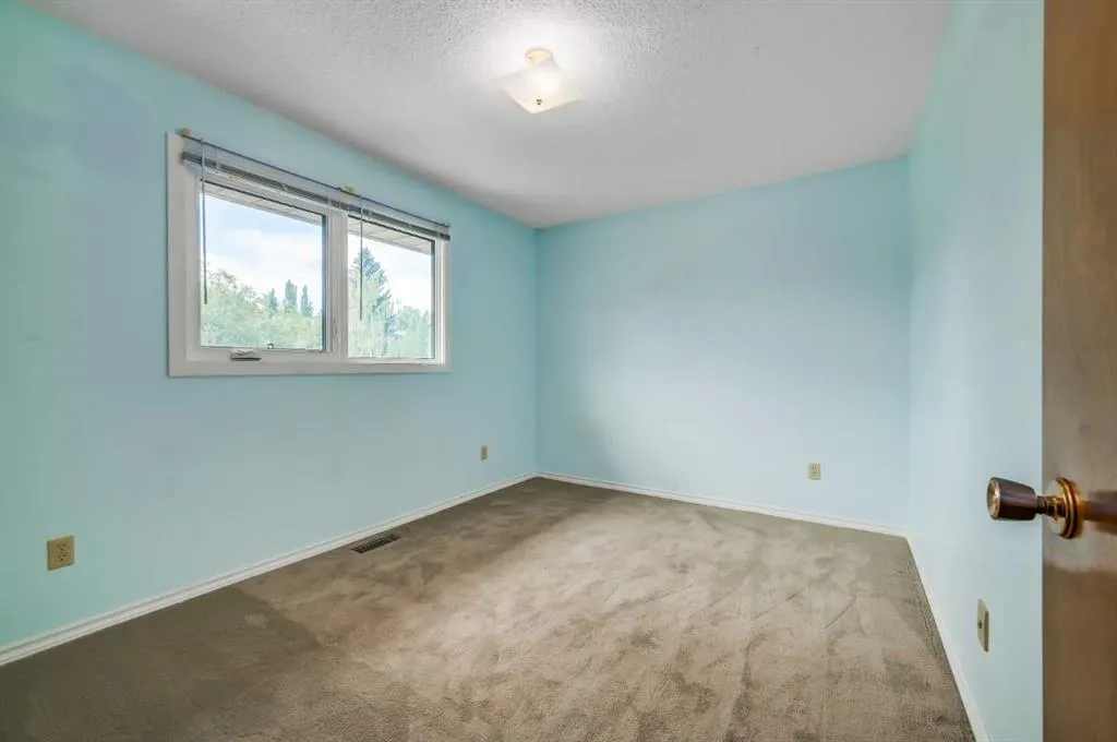 111 Macewan Drive NW