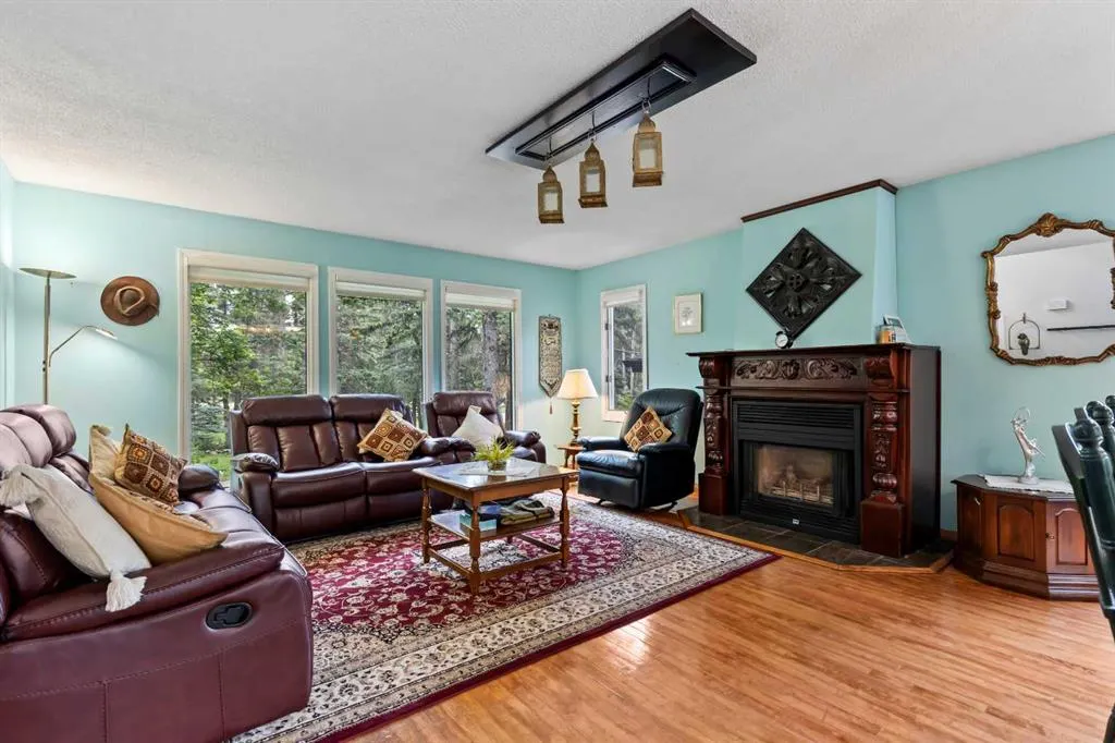 51 Redwood meadows Drive