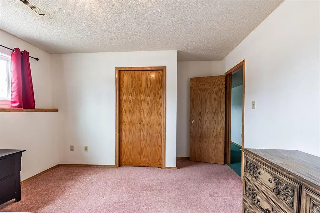 253 Sprague Way SE