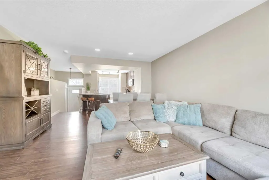 576 Mckenzie Towne Drive SE