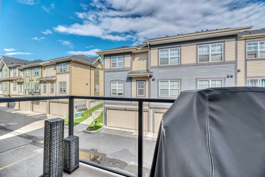 576 Mckenzie Towne Drive SE