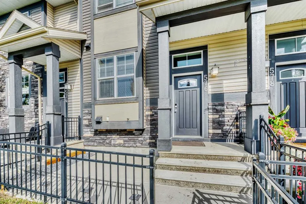 576 Mckenzie Towne Drive SE
