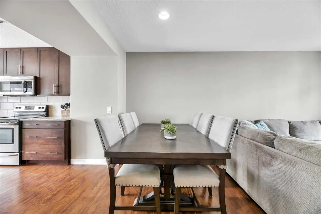 576 Mckenzie Towne Drive SE
