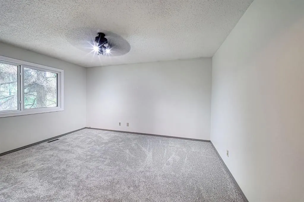 11147 Southdale Road SW