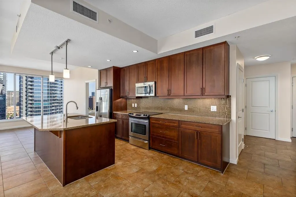 211 13 Avenue SE, #1403