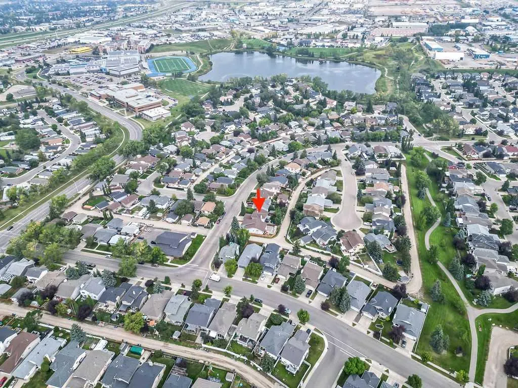 206 Tanner Drive SE
