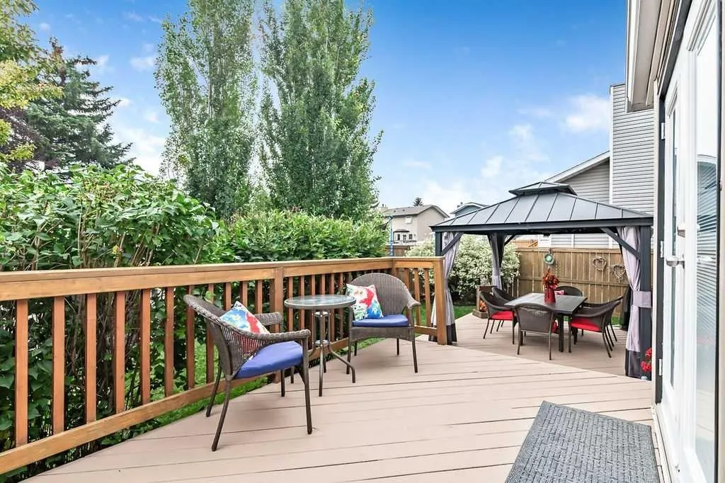 206 Tanner Drive SE